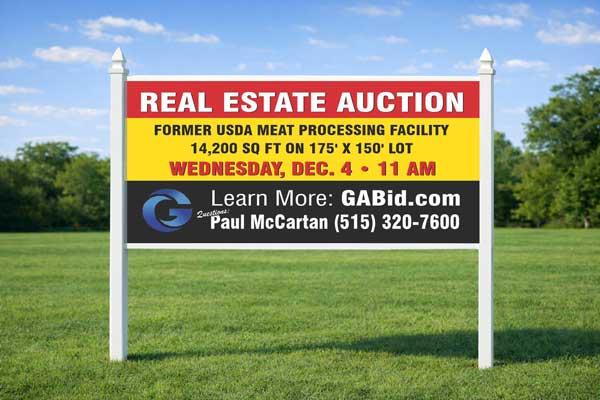 4x8 auction sign mounted outdoors for property marketing
