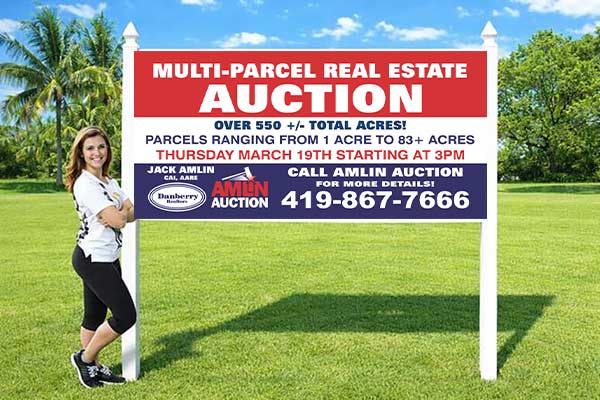 4x8 auctioneer sign mounted outdoors