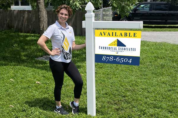 18x24 aluminum commercial signs mounted with yard arm for long-term outdoor exposure