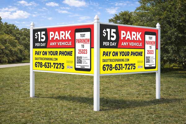 4x8 auction sign mounted in arrow post for auction listing