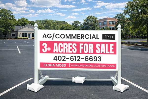 4x8 Real Broker sign installed outdoors